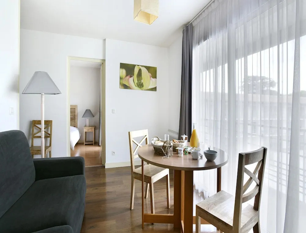 Voir la photo 4 — La Rochelle Coastal Stay for 4