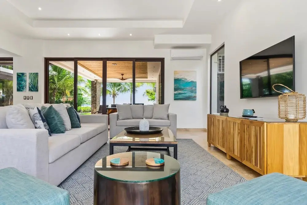 Beachfront Villa - Sunsets and Daily Maid Service - фото 3