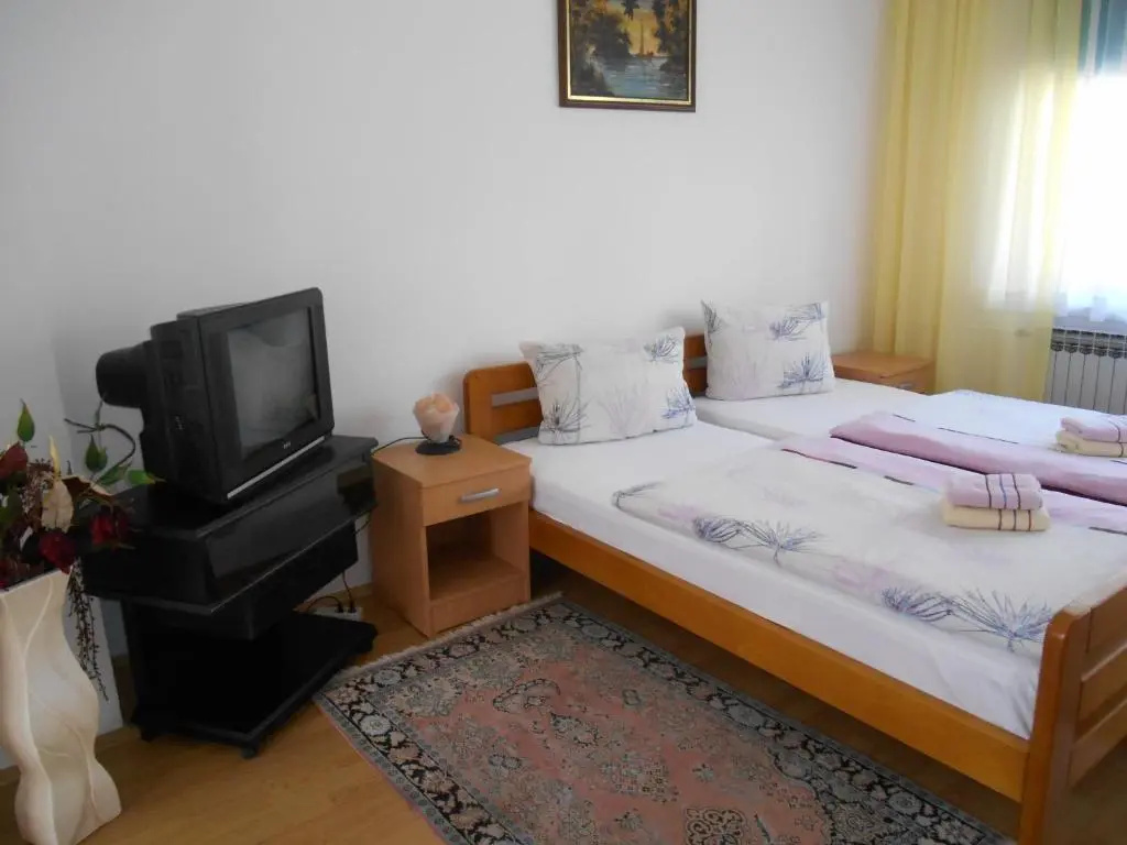 Standard Double room with balcony (full double bed)