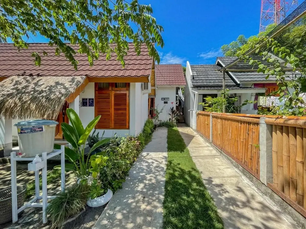 Aira Homestay Near Pantai Kuta Mandalika Mitra