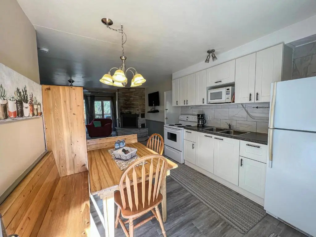 2 Bedrooms Cottage