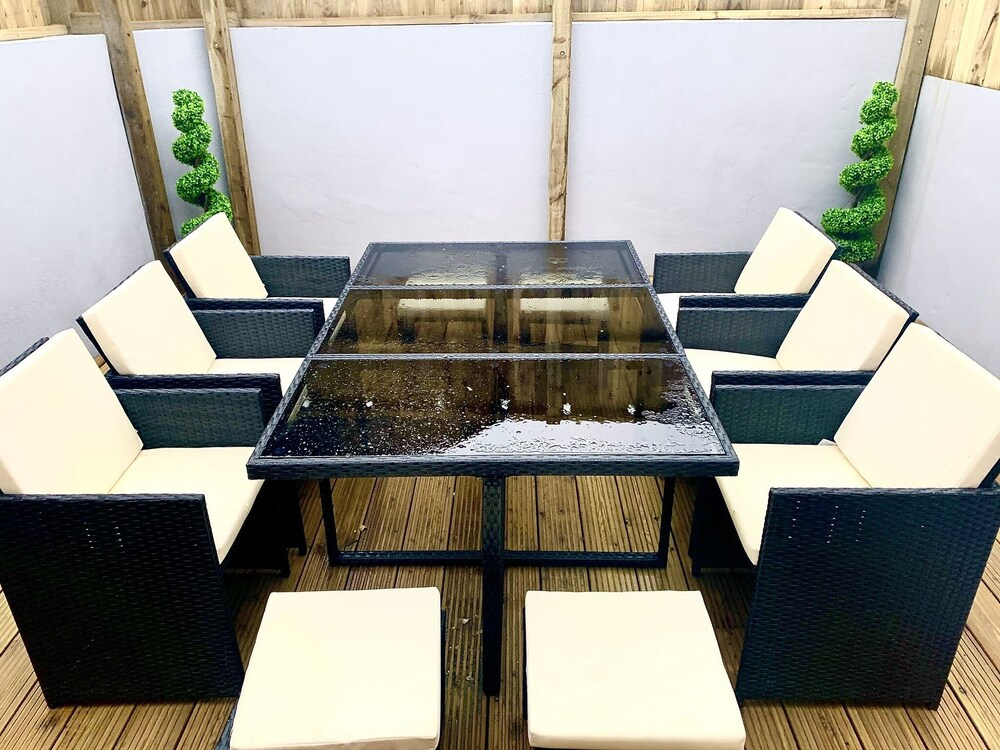 Victory Luxury Hot Tub House