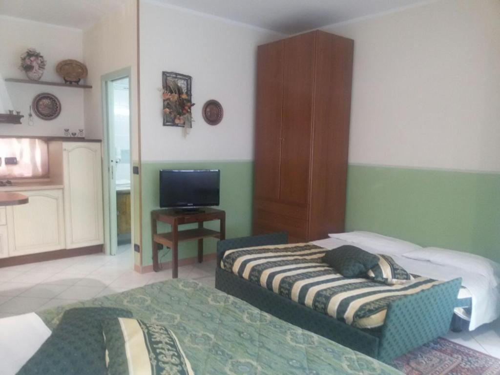 gallery_image_hidden_8