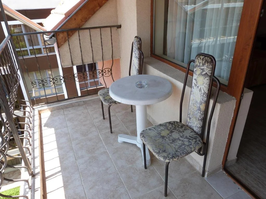 Balcony & Terrace