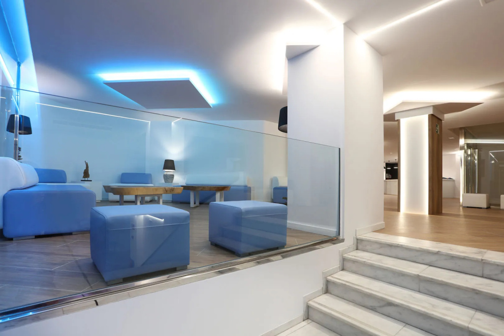Lobby & Reception