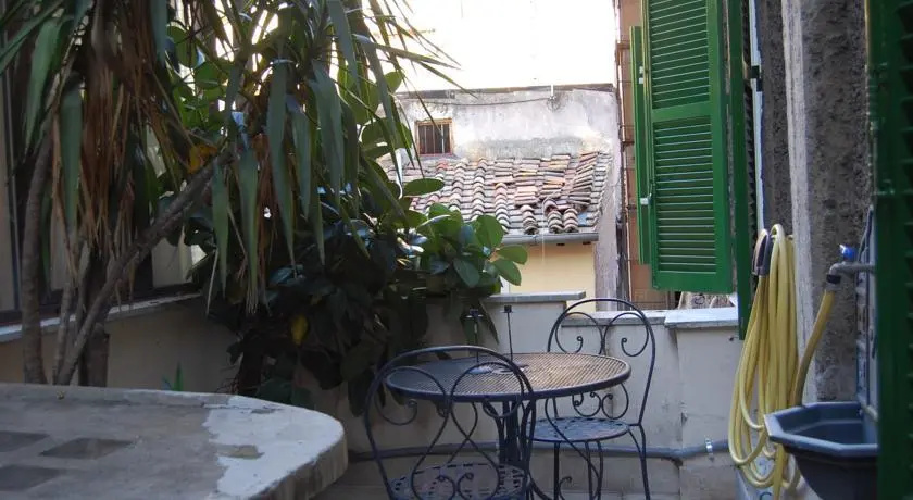 Rsh Guardiola Apartments