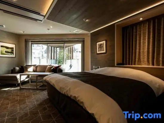 Suite with balcony