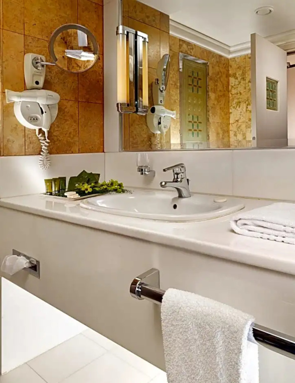 Holiday Inn Athens Attica Av. Airport West by IHG - Chambres