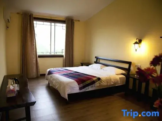 2 Bedrooms Standard Family room