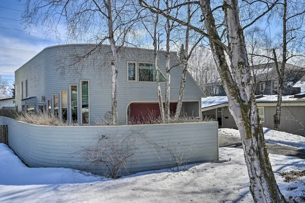 Cozy Anchorage Retreat - Near Hiking & Dtwn!