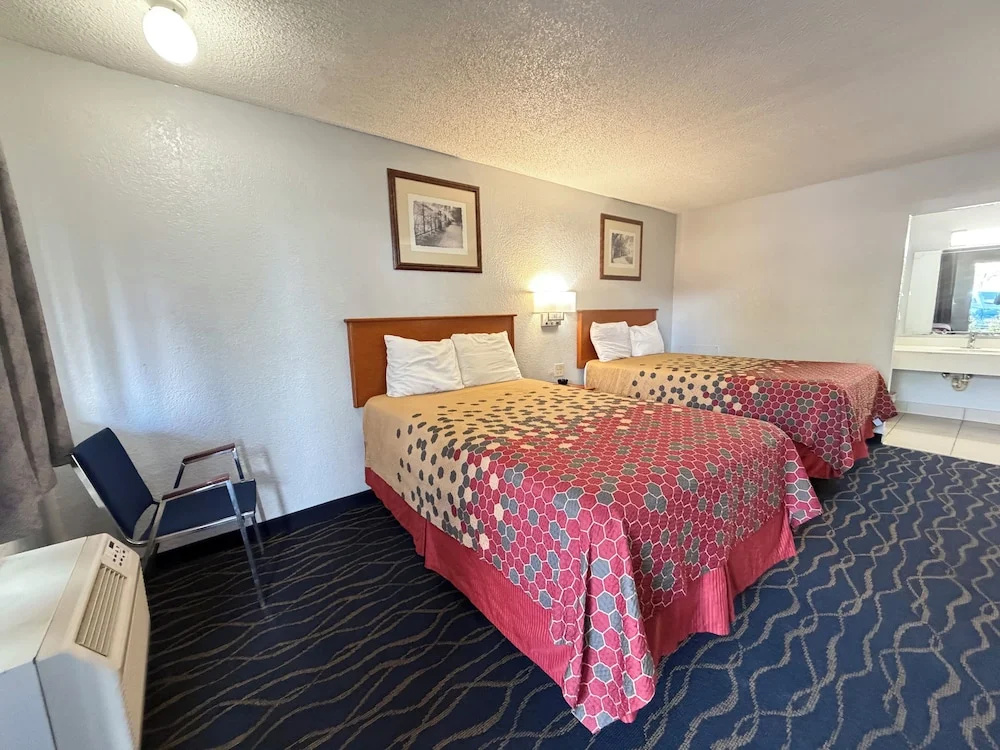 Crossroads Inn — 4