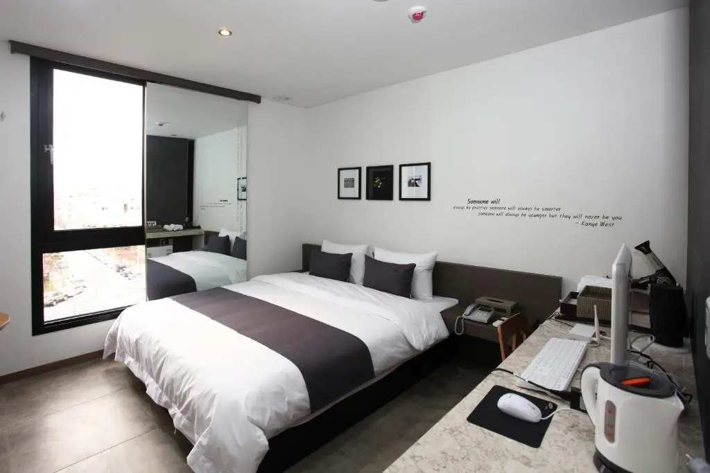 Standard Double room (full double bed)