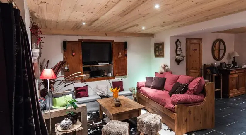 Voir la photo 1 — Le Chalet De Thalie