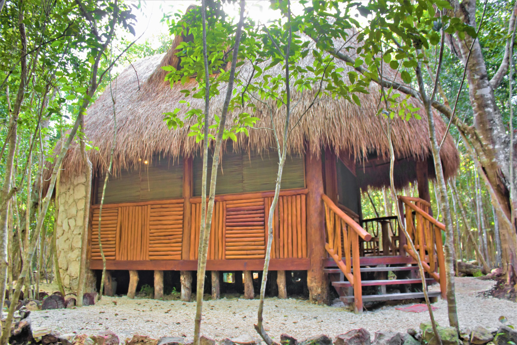Aldea Maya-Ha Cabañas con cenotes