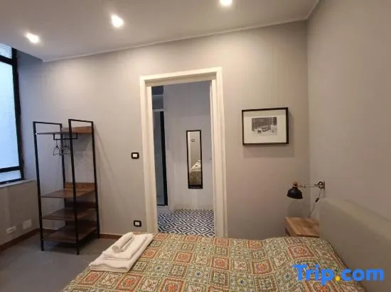 Comfort Double room with street view (full double bed)
