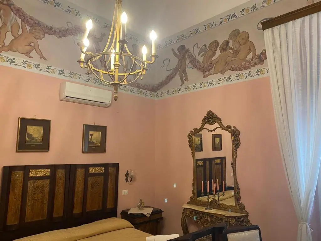 Deluxe Double room with balcony (full double bed)