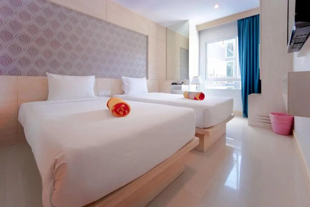 Mirage Express Patong Phuket Hotel - Tap to explore photos