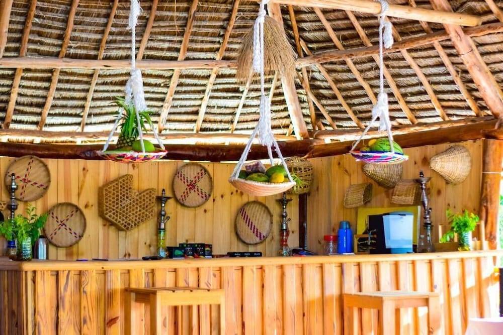 Uhuru Hotel & Restaurant