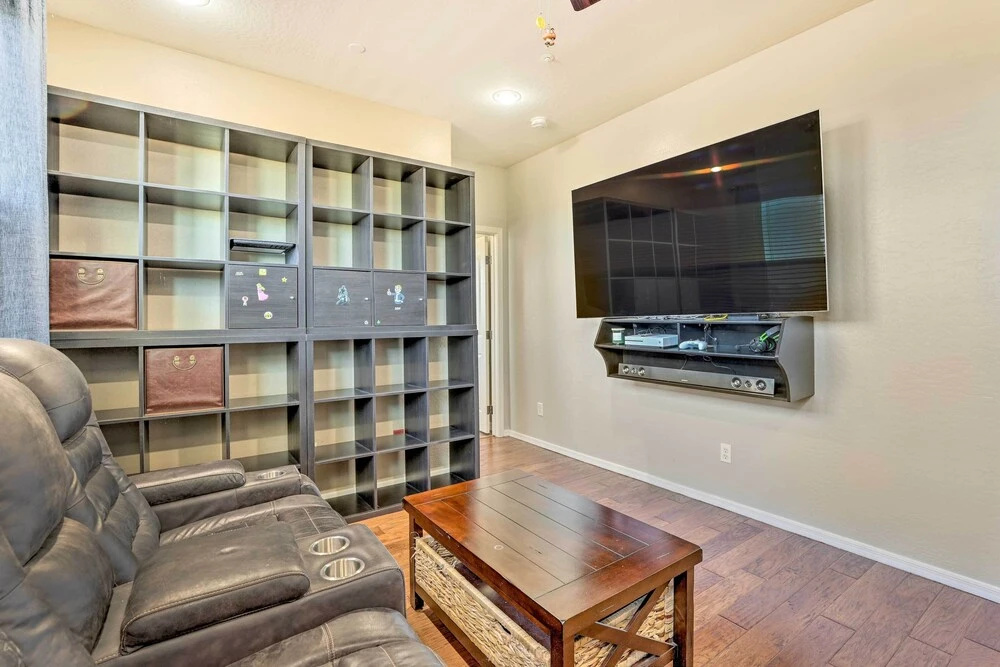 Luxe Goodyear Home w/ Serene Backyard & Game Room - фото 12