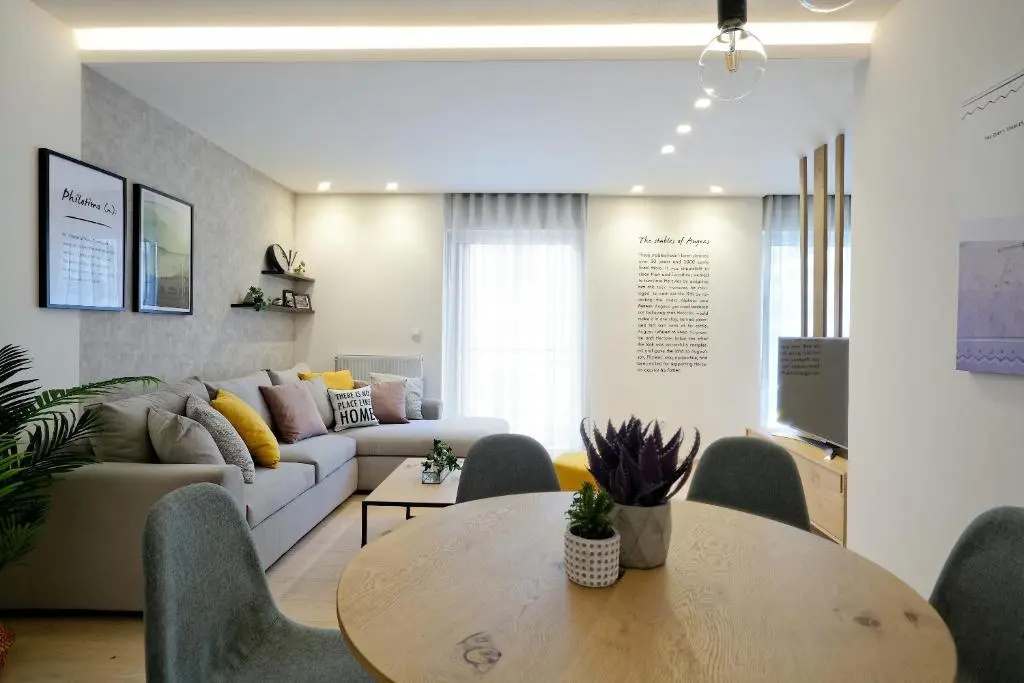 3 Bedrooms Apartment