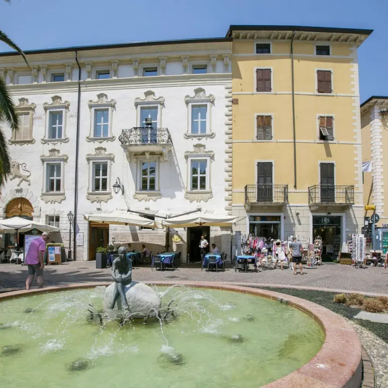 Residenza Rocca Del Lago 4