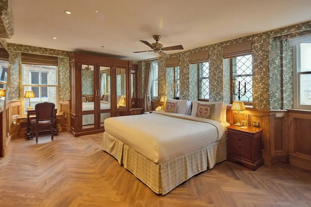 Classic room
