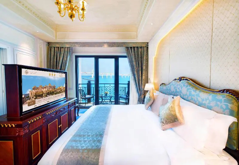 Executive Double room with balcony and with sea view (full double bed)
