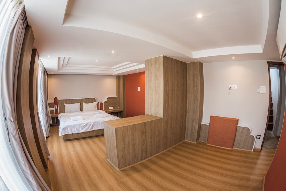 Standard Double room with mountain view (full double bed)