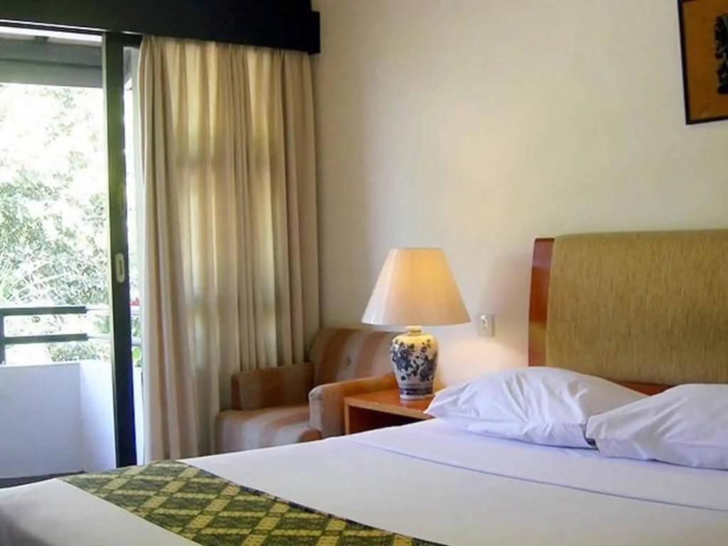éL Hotel Kartika Wijaya Batu — foto 3