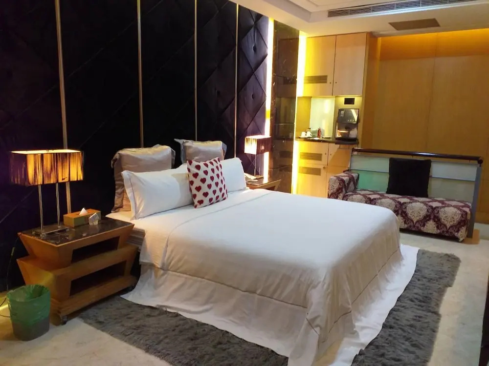 Economy room