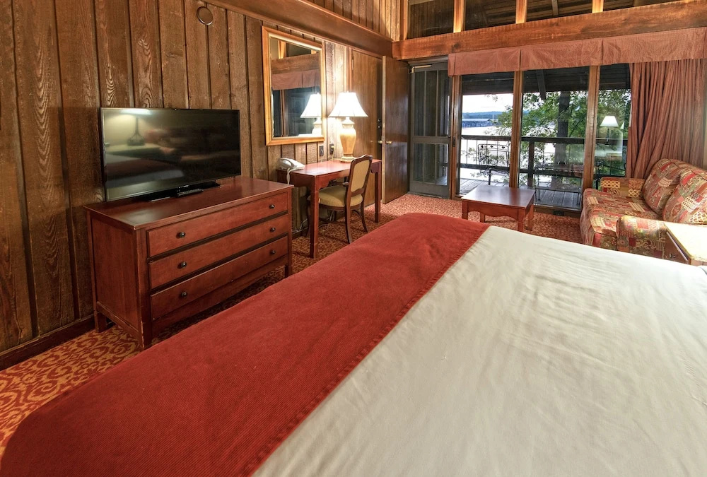 Deluxe Double Basement room with balcony (full double bed)