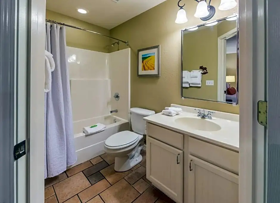 2 Bedrooms Villa
