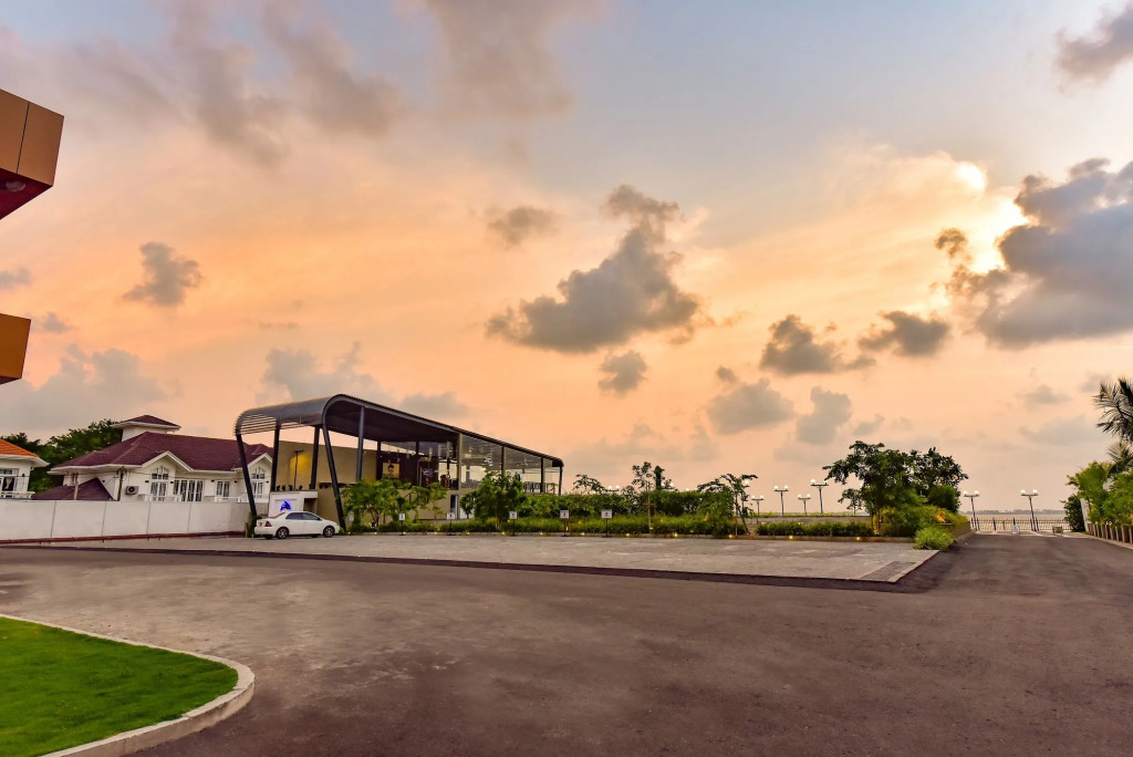 Grandeeza Luxury Hotel And Banquets