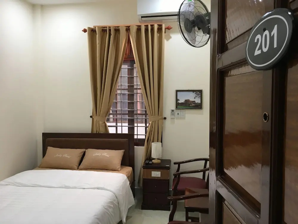 Standard Double room with balcony (full double bed)