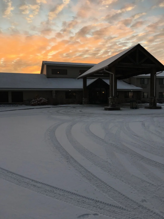 Moose Lake Lodge