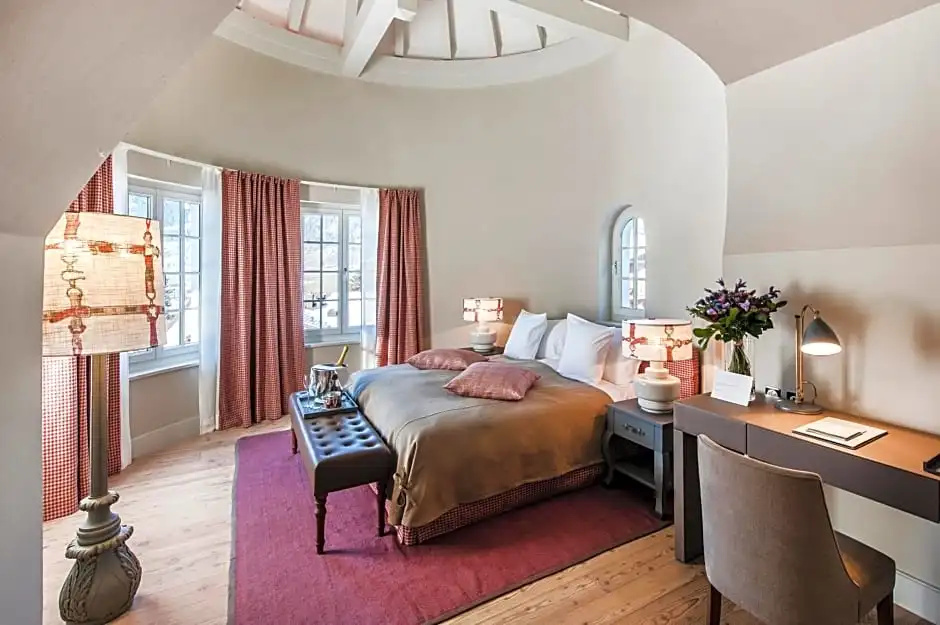 Standard room with land view