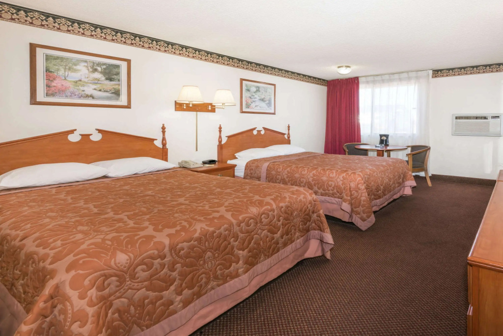 Super 8 by Wyndham Laramie — фото 3