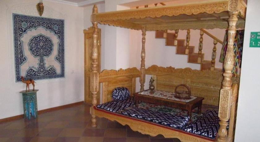 Lobby & Reception