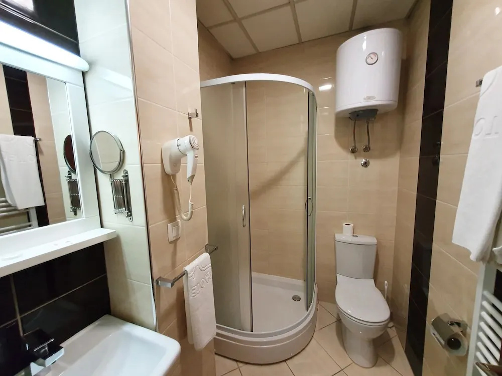 Standard Double room with city view (twin beds)