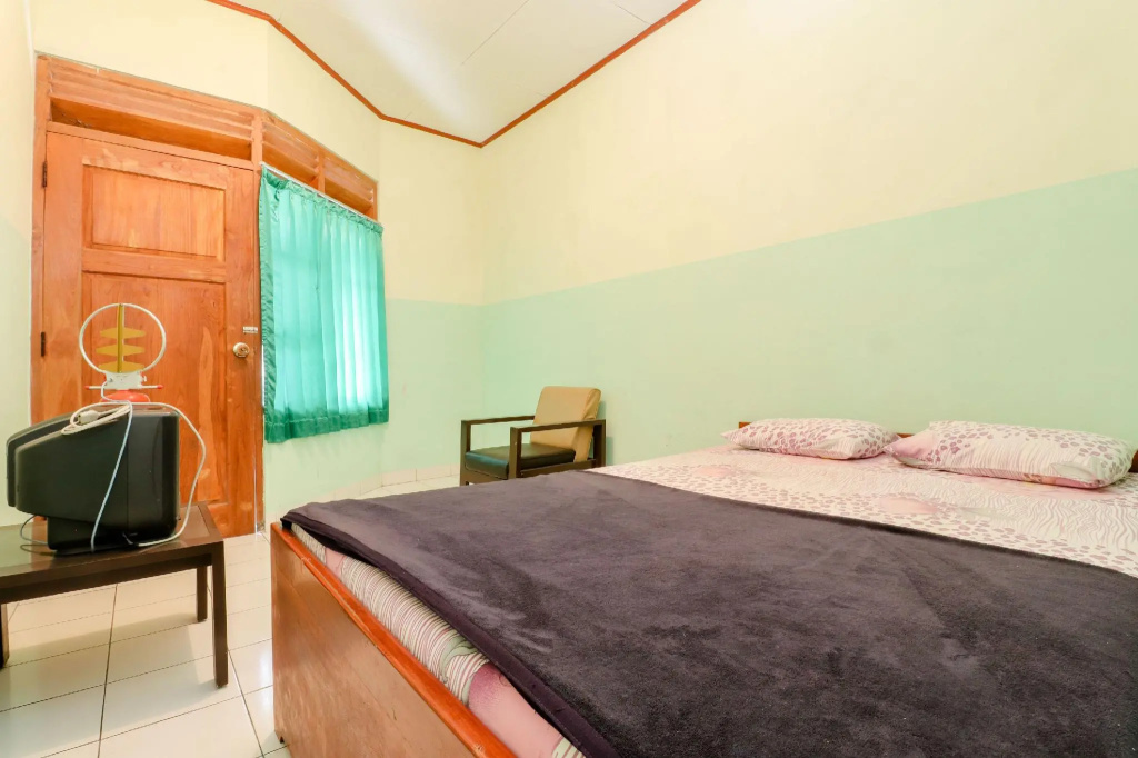 Standard Double room (full double bed)