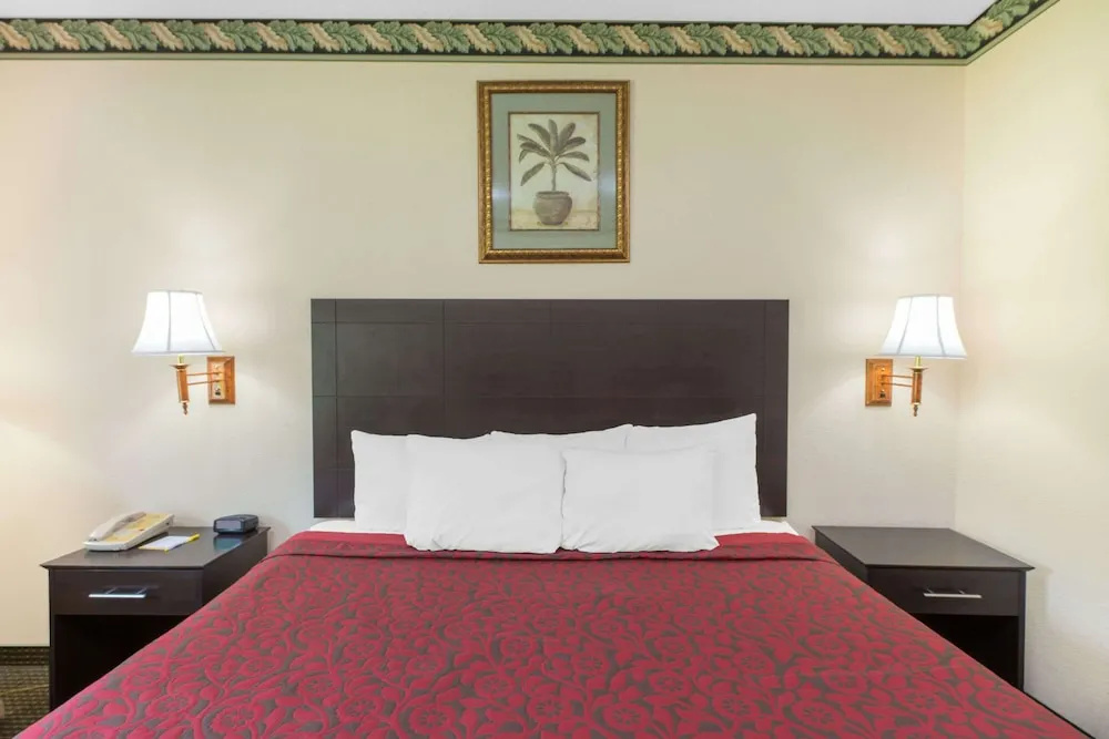 Double Suite (full double bed)