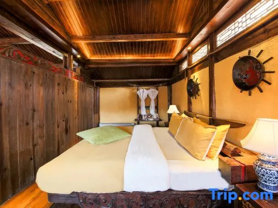 Deluxe Family Suite