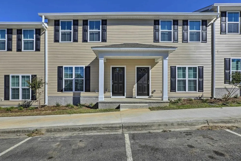 Airy Tallahassee Condo ~ 5 Mi to Downtown!