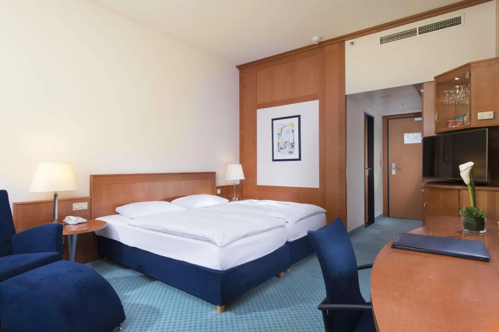 Maritim Hotel Frankfurt Room Type - Classic Double room (full double bed)