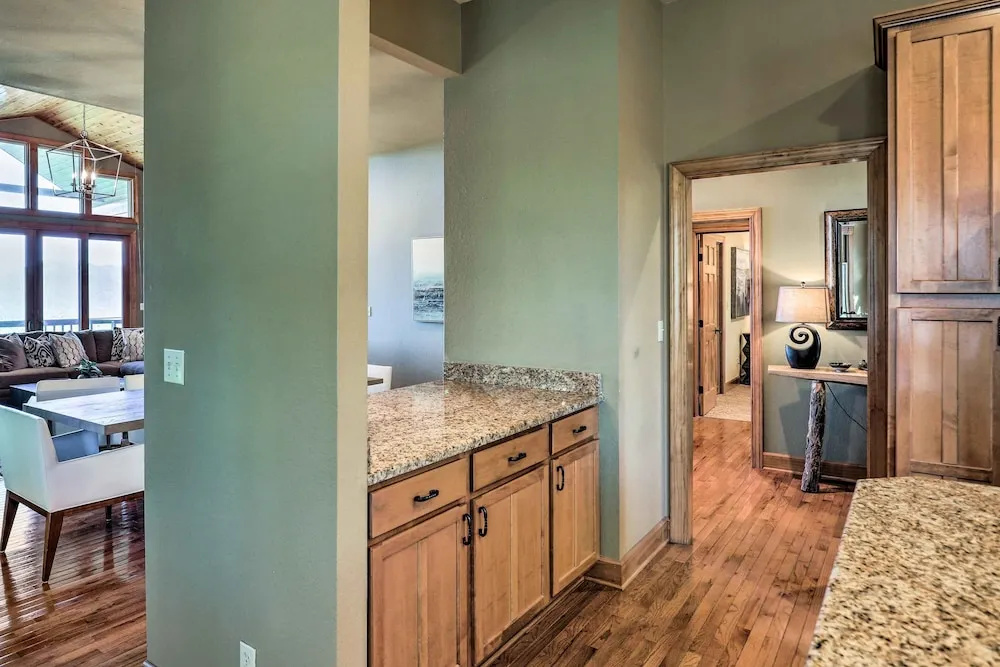 Surrounded by Nat'l Forest: Condo w/ Majestic View - фото 6