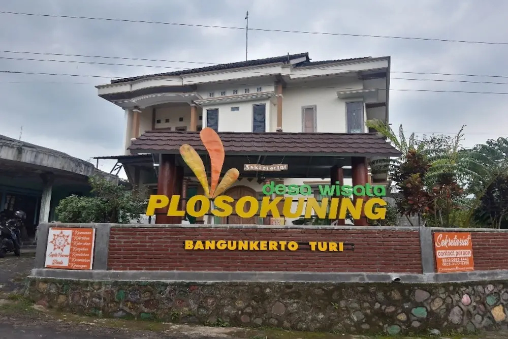 OYO Homes 91083 Desa Wisata Plosokuning Syariah