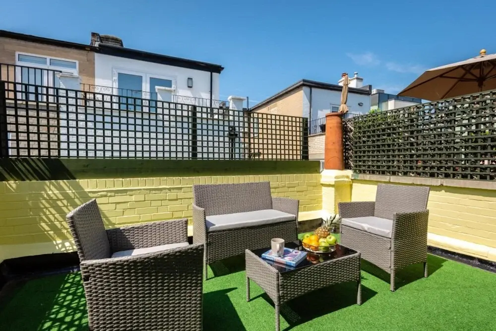 The King's Road Escape - Modern 2bdr Townhouse With Rooftop Terrace