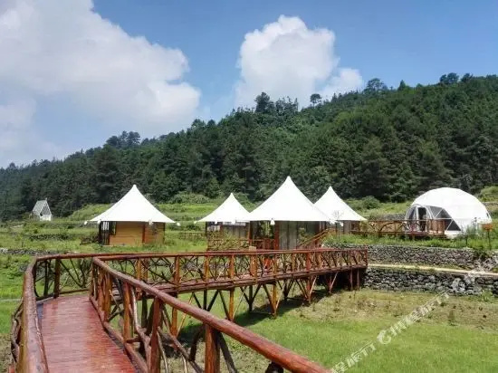 Huaba Rose Valley Tent Hotel