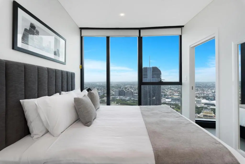 3 Bedrooms Sky High Apartment