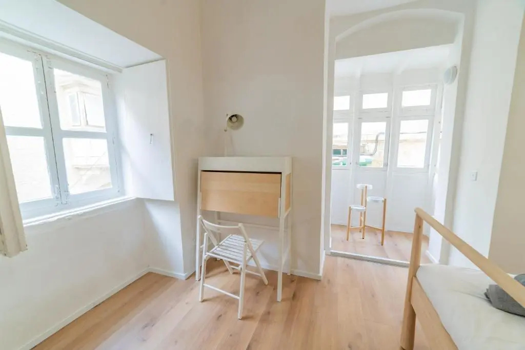 AF 1 - Modern 1BR duplex